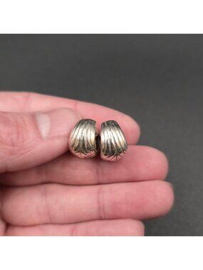 Sterling Silver Ribbed Scallop Shell Small Huggie Earrings A7445